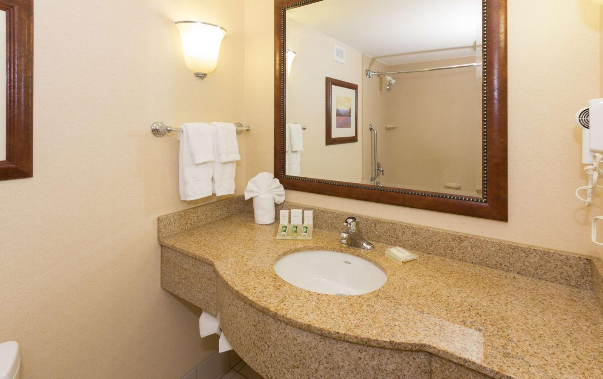 Hilton Garden Inn Buffalo Airport Cheektowaga Exterior foto